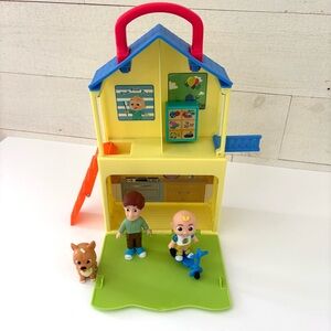 CoComelon Pop n' Play House - Transforming Playset